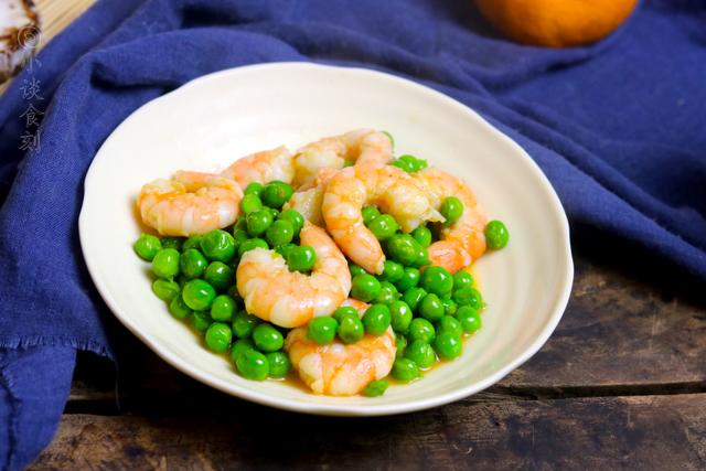 大虾36元一斤，每次买8只炒一炒，鲜嫩爽口，比吃大鱼大肉还香