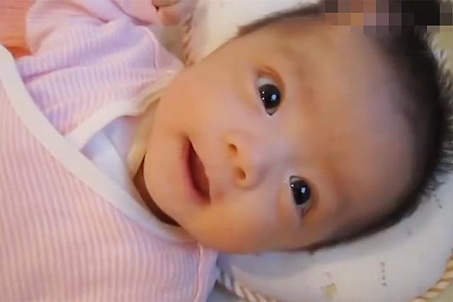 超级宝妈@女儿出生时灰头土脸，被质疑“不是亲生的”，2个月后成功逆袭
