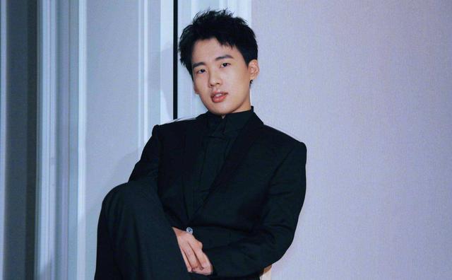 《最强大脑7》首播，郭麒麟评价“上阵父子兵”，实则在说自己影视交流地