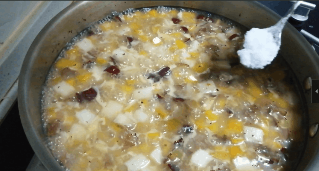 半个南瓜，1个芋头，能做什么？看看这道菜，软糯香浓低脂健脾胃