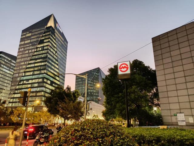 realme真我Q2评测：高刷与长续航兼顾的5G手机普及者