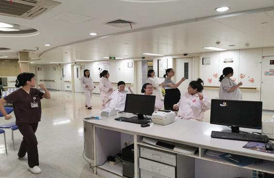 超级宝妈：病房深夜飘出饭菜香，竟是妊娠期糖尿病孕妇偷偷点了麻辣香锅！这太危险