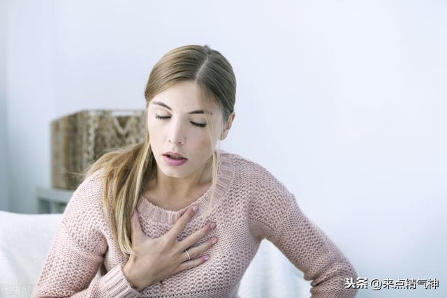 上焦部位湿热胸口闷，喝上一碗郁金汤，调心肺湿热