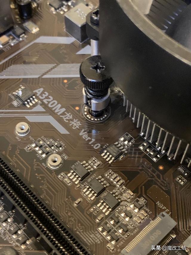 1000元ITX电脑主机靠谱？AMD速龙APU处理器200元