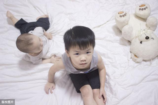 【超级宝妈】为什么总觉得大宝比二宝聪明？一位宝妈的真实经历解决了这个疑问