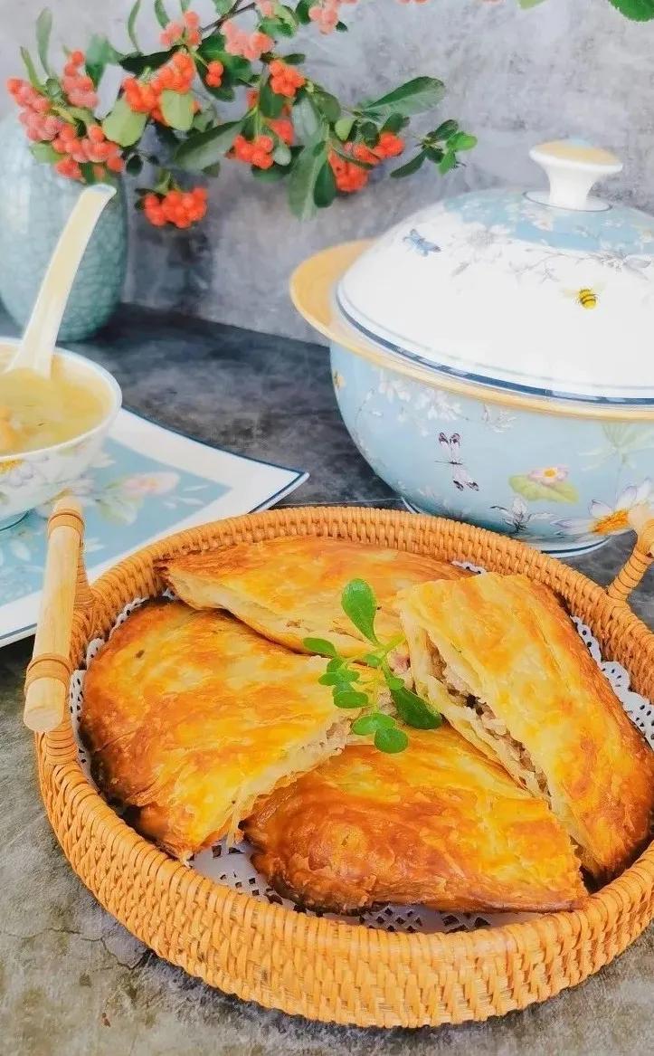 馅饼|别再和面了！手抓饼也能做鲜香爆汁的馅儿饼