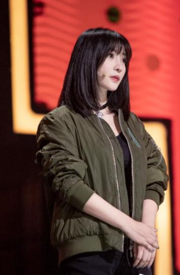 齐鲁晚报·齐鲁壹点采访柳岩：演喜剧需要“厚脸皮”影视交流地