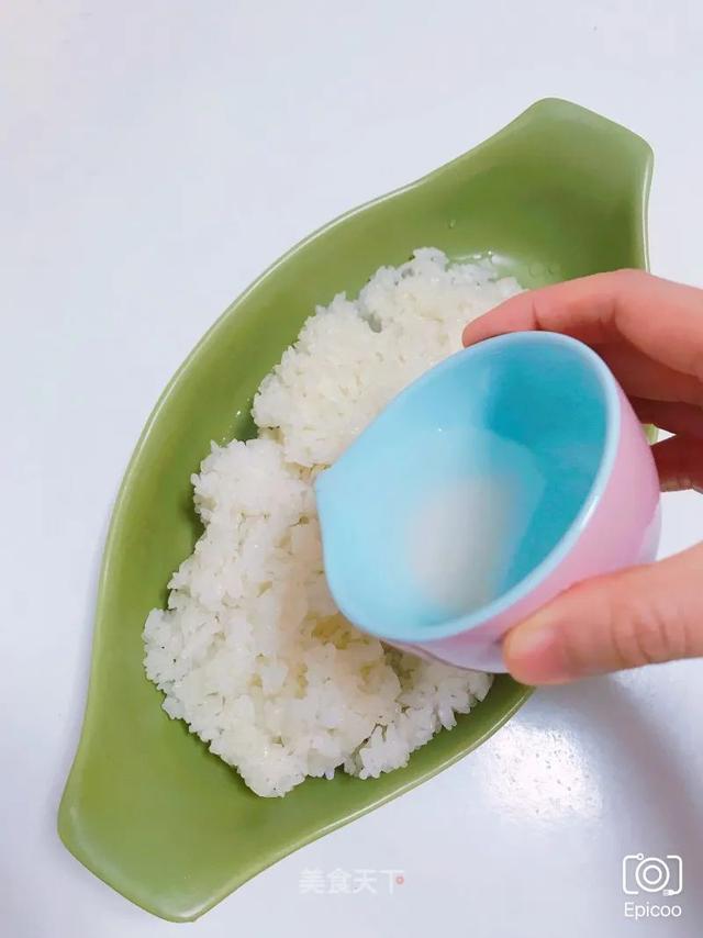 天气凉别再吃冷饮了，试试这道甜品吧！超级好吃又补气血哦