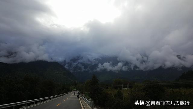 #世界那么大#告别然乌湖，走进冰川之乡，藏王故里的波密，原来西藏也有个江南