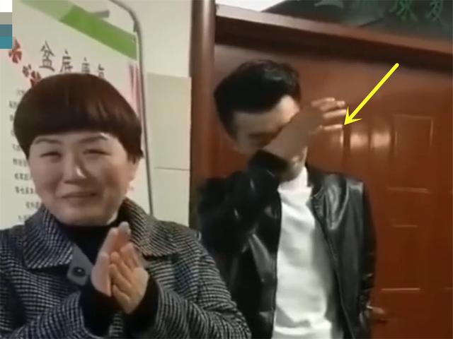 「超级宝妈」产妇进产房很久没消息，婆婆和丈夫的表现，让人眼圈红了