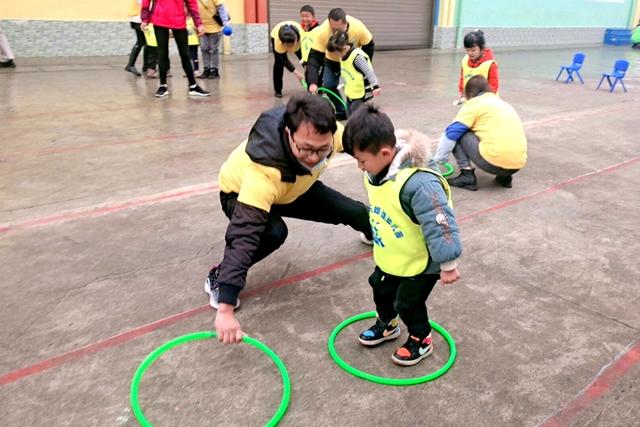 富源：十八连山镇乐晔佳幼儿园举行第三届冬季亲子运动会