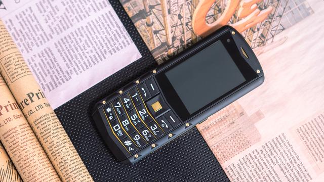 抗造到让人都放弃折磨它的三防机 双十一推荐你选购这些手机