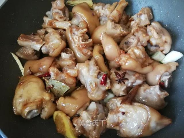 猪蹄这样做，软而不烂，肥而不腻！香糯可口，入口即化！家人超爱吃