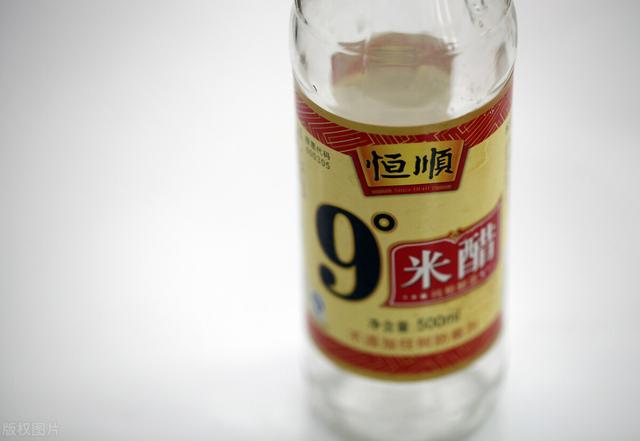 冬天买大蒜，紫皮和白皮选哪个？很多人选错，难怪腊八蒜总是不绿