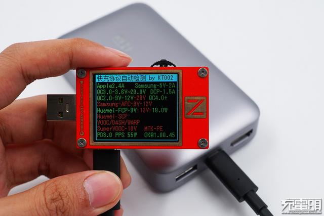 自带HDMI支持4K视频拓展，紫米多功能充电宝深度评测