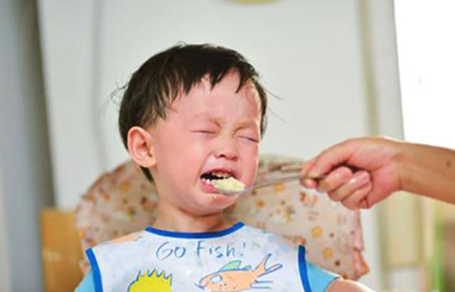 你的育儿经|孩子食欲变差吃几口就饱，“三阶段”饮食计划，摆脱“隐性饱腹”