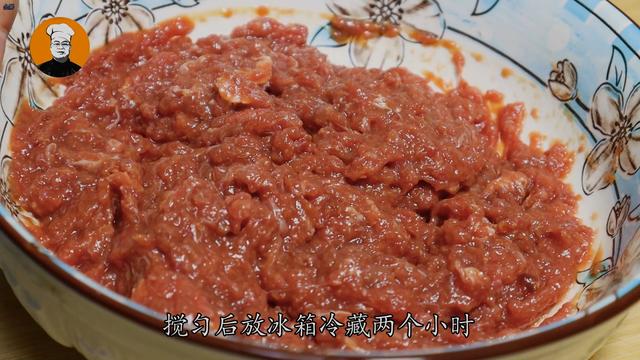牛肉饺子好吃有诀窍，教你饭店不外传饺子馅配方，鲜嫩多汁超好吃