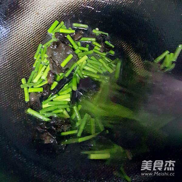 「你的育儿经」春天，不吃肉也要多吃它，3元一斤，补钙促消化，平底锅一煎特香