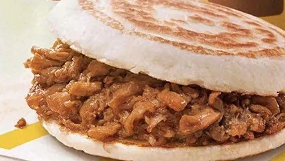 网友|油泼辣子冰淇淋、螺蛳粉、肉夹馍……洋快餐这波本土化，网友怎么看？