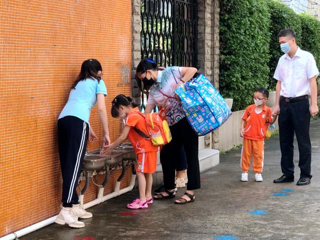 超级宝妈|萌娃归队！番禺第一批4.3万名幼儿今天回园，多图直击，看看有没有萌翻你？