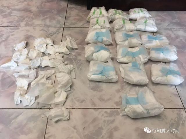 「超级宝妈」带娃系列更换尿不湿