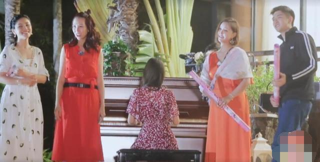 带翅膀的蜗牛|妻子团给谢娜准备生日惊喜，谁注意她第一个抱的是谁？关系很亲近