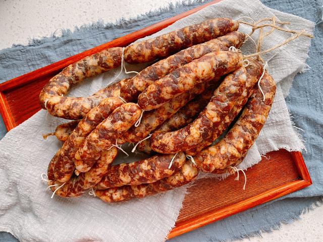 想吃川味香肠不用买了，配方和做法都告诉你，麻辣咸香，味道正宗