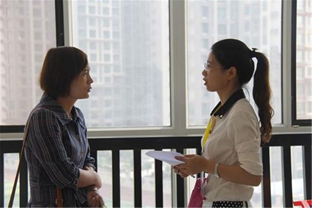 超级宝妈|家长投诉举报班主任，怀二胎请产假耽误孩子学习：成绩下降谁负责