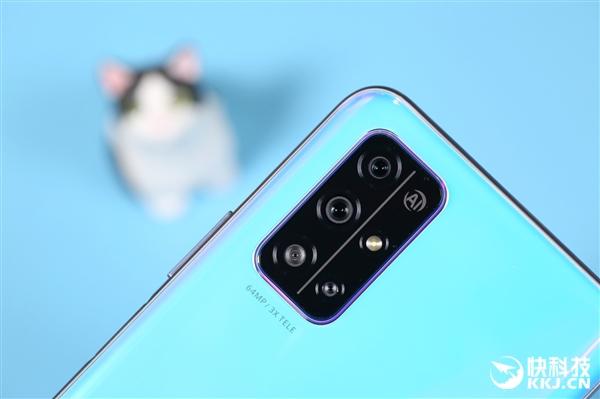 【环球网】首发麒麟820！荣耀30S开箱图赏：矩阵四摄亮眼