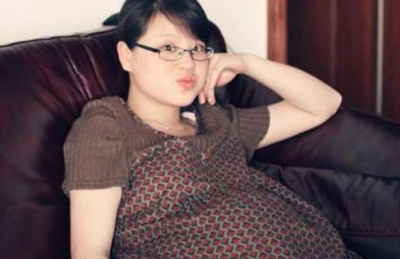超级宝妈|22岁产妇生娃，产房外站着4个“宝爸”，孩子的“亲爸”到底是谁
