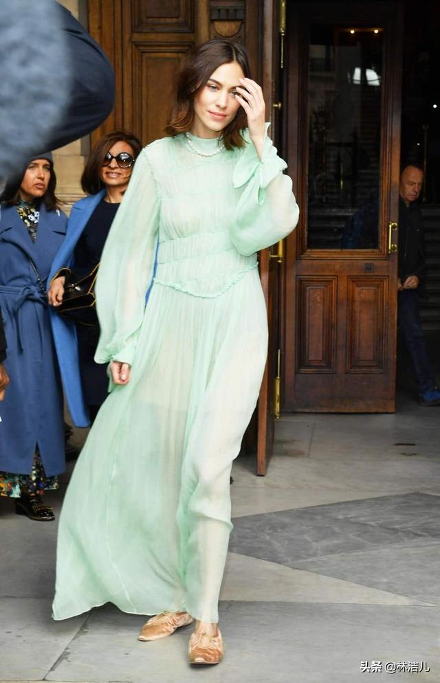 时尚迪科夏天做仙女，一定要带点“绿”才行，杨幂、钟楚曦都把绿色穿活了