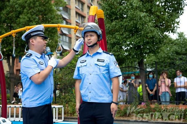 你的育儿经|“一盔一带”安全宣传走进幼儿园