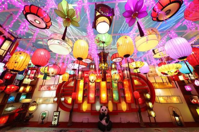 我的天！蔡徐坤、Angelababy、郭麒麟等跑男家族成员齐聚清明上河园！穿宋装、玩穿越，一起揭开这里的神秘面纱|影视交流地