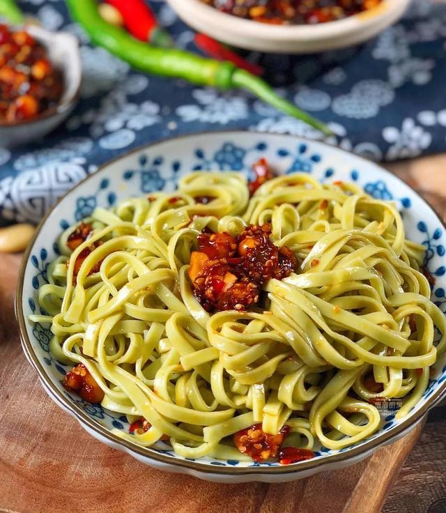 一碗黄豆一把辣椒，不晒不发酵，做法超简单，香辣可口零添加