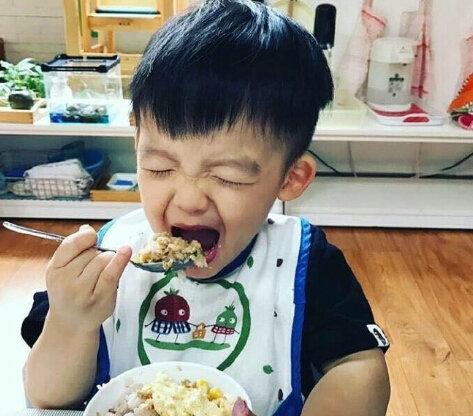有趣生活|婴儿1岁之后什么都能吃?事实并非如此,3类食物会影响孩子健康