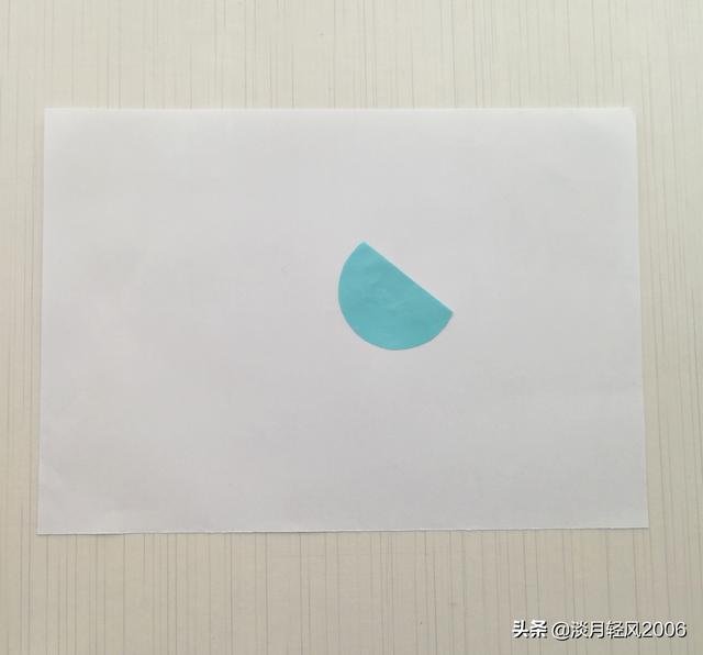 超级宝妈▲幼儿园简单小手工，用卡纸粘贴小鸟的教程，可以当手工作业