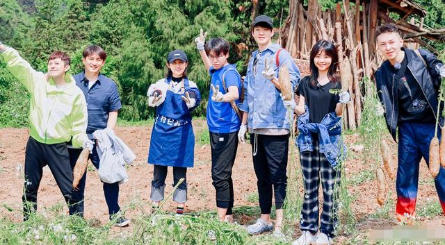 「资讯早知道」《向往4》开始放大招，“一下夫妇”合体同框，粉丝们彻底激动了