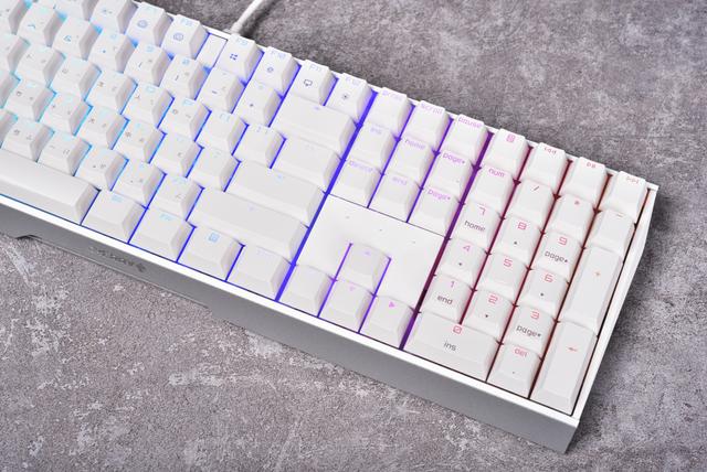 Cherry MX Board三款机械键盘开箱：主流本家信仰