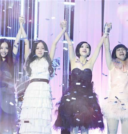 她曾三次被超女淘汰,后因《歌手》再走红,网友怒喊:节目有毒?影视交流地