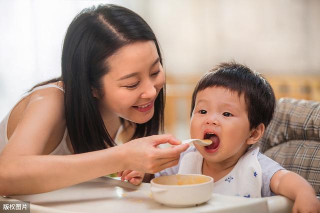 「你的育儿经」11~12个月孩子猛长期，别天天只喂面条！宝宝这样喂养更利于发育