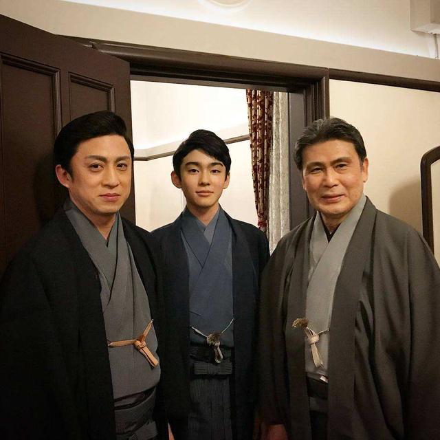 #你的育儿经#世家公子“漫画颜”走红网络,网友:这不就是那个萌“团子”吗?