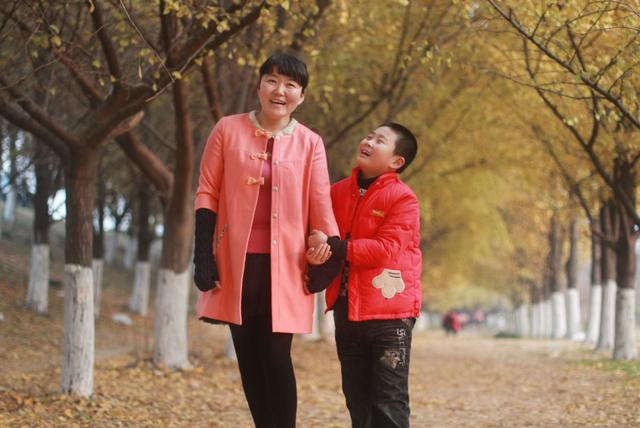 「超级宝妈」要想儿子将来出人头地，这4个方面就得＂富养＂，家长们早知早受益