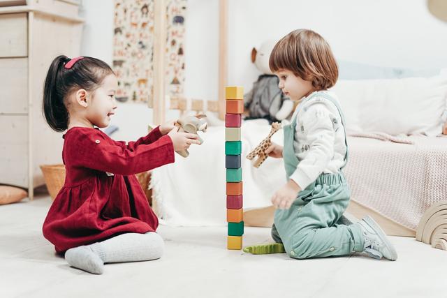你的育儿经：不会分享的宝宝自私小气？学会说“不”，不做“伪分享”