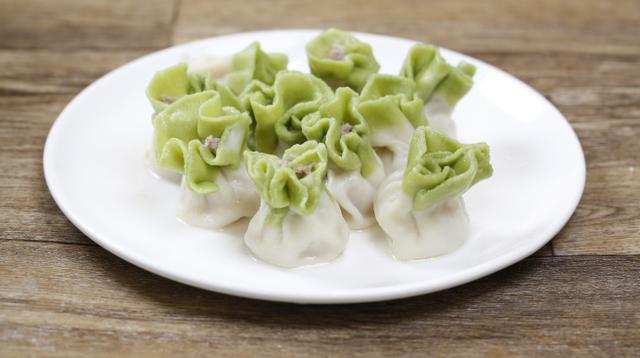 年夜饭的饺子该换个花样了，做成“福袋饺子”，新一年求个好彩头