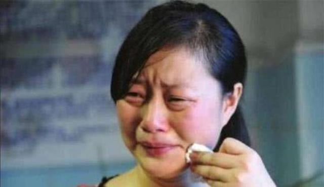 你的育儿经：宝妈趁女儿午睡出门买菜，回家后看到的景象，让她吓得两腿发软