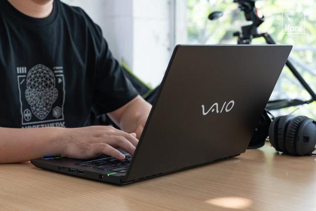 VAIO 侍 14 体验：关于把笔记本做轻量这件小事