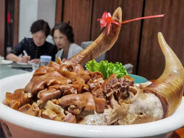 卤大雁鸭、青花椒豌豆鱼……长宁这家老店推出各式创新时令菜