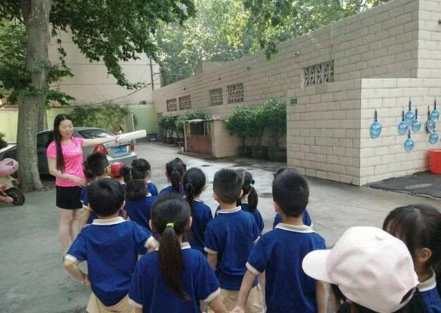 「你的育儿经」日本学校厕所很干净，为啥很多孩子不肯上？看完原因，爸妈好心疼