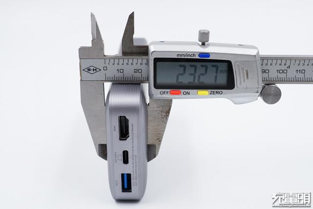 自带HDMI支持4K视频拓展，紫米多功能充电宝深度评测