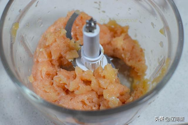 下班回家进厨房，炒一碗肉酱，吃两种面条，比叫外卖还快